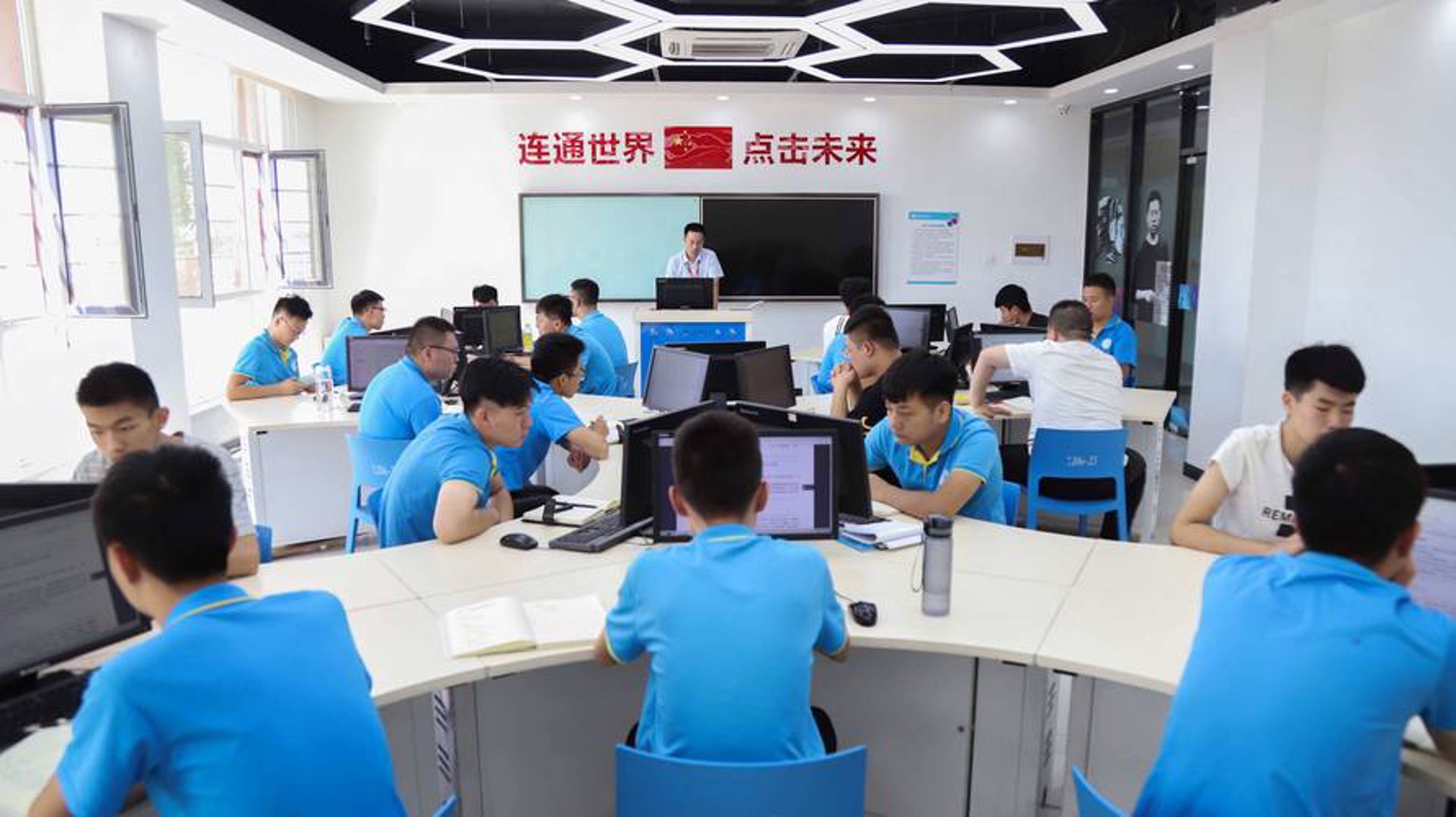 海口网站建设选购指南：打造企业信息港湾